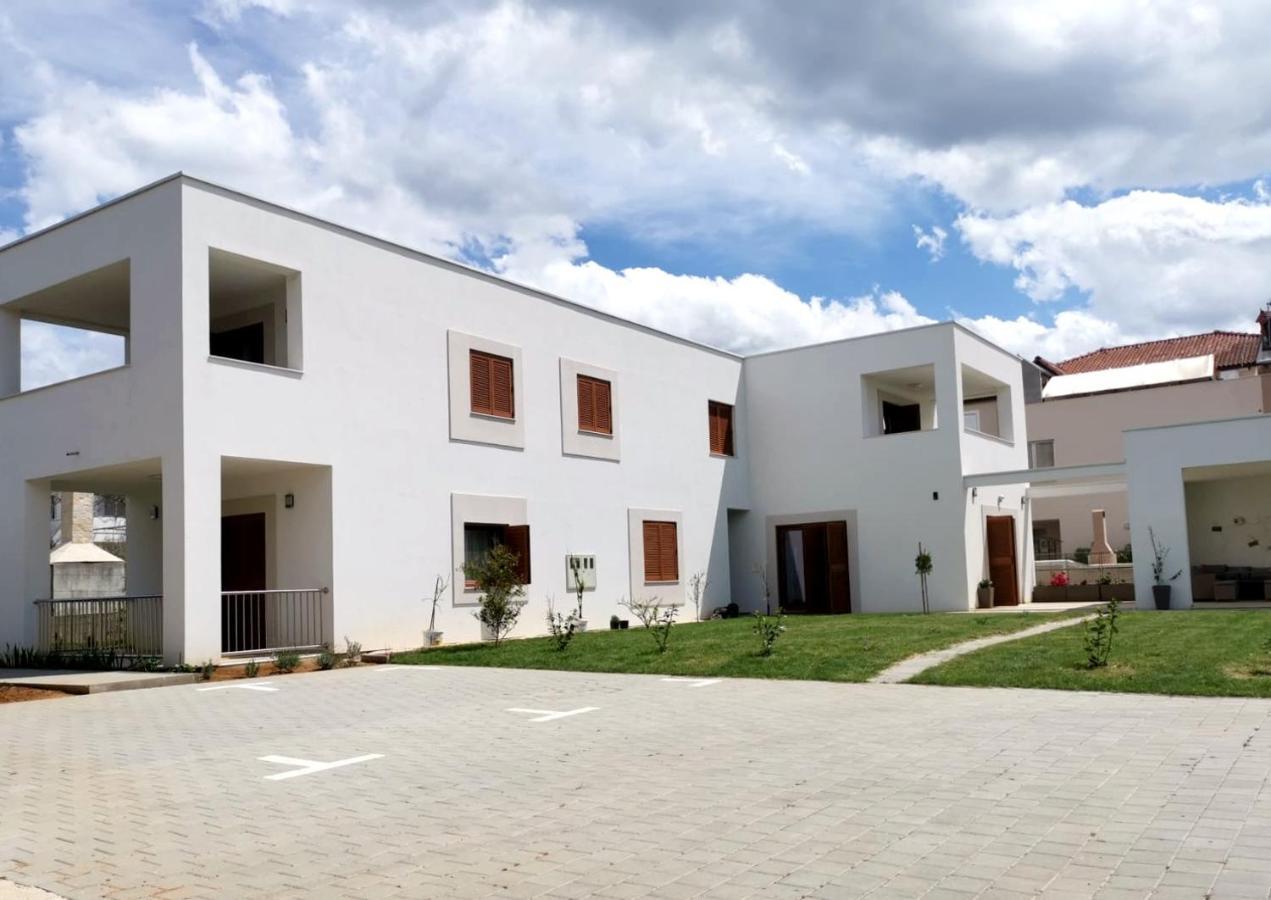 ורסי Apartments Leticia מראה חיצוני תמונה