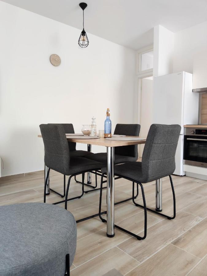 ורסי Apartments Leticia מראה חיצוני תמונה